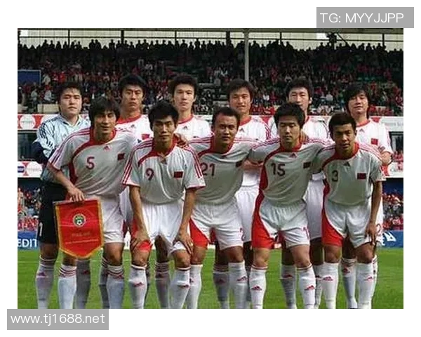 帅气足球明星齐聚一堂展现风采的精彩群照分享