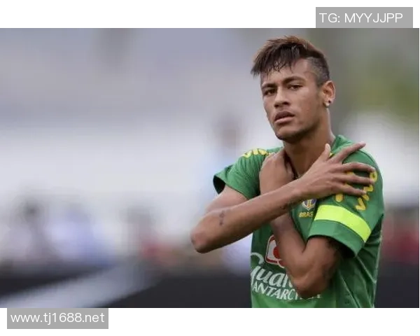 足球明星鸡冠头的真实身份揭秘与成长历程分析